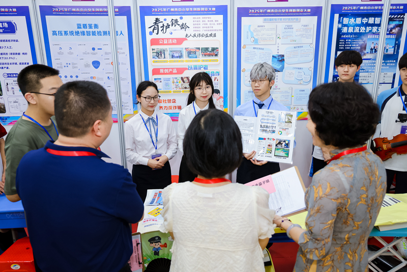 展评现场.jpg