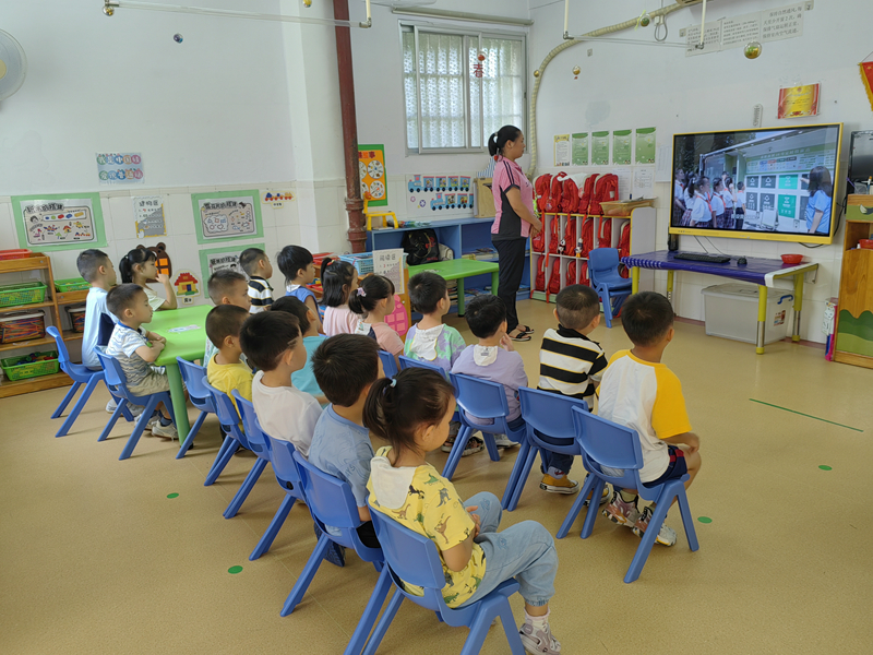 2025.09.05 广州市越秀区轻工工程院幼儿园开展垃圾分类开学第一课教育活动（大二班在园学习）.jpg